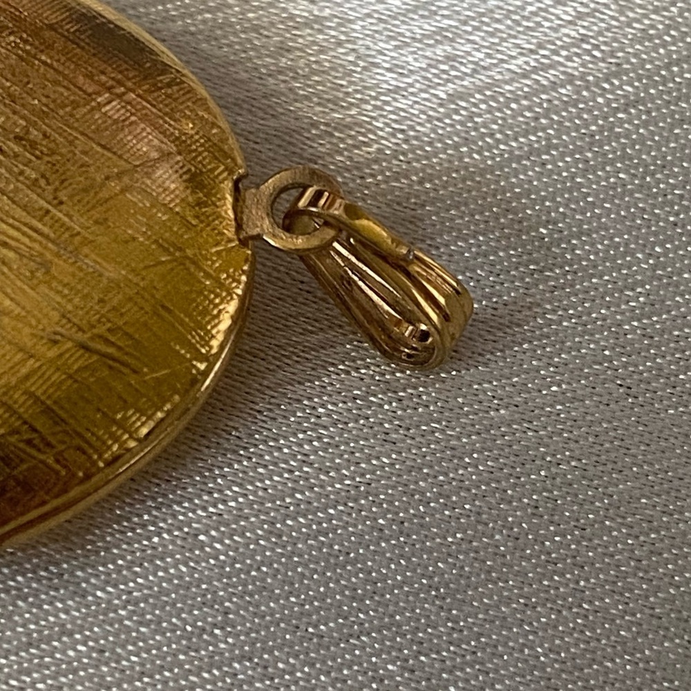 Butterfly Locket - Picture 4 of 9